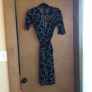 Adorable wrap dress!